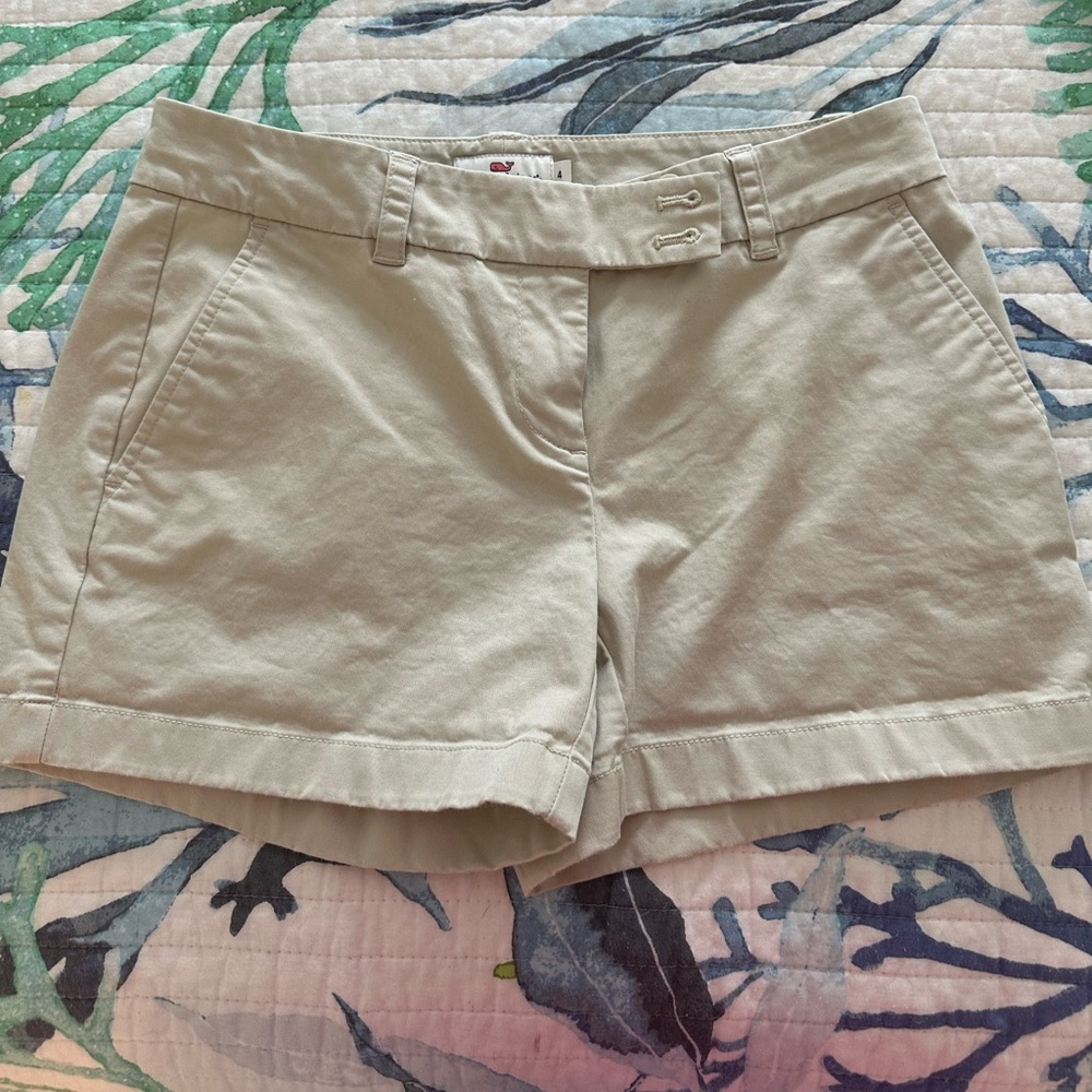 Vineyard vines low rise shorts
